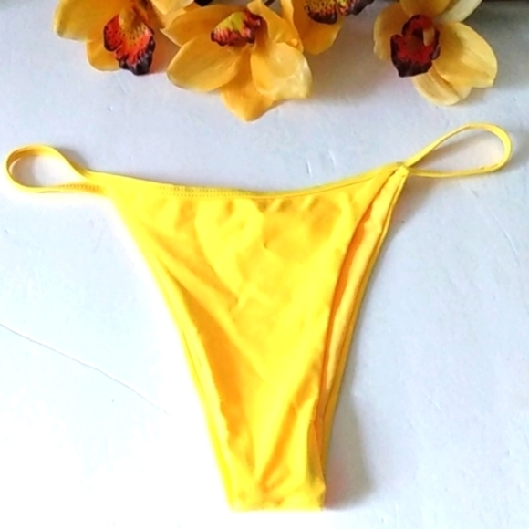 YELLOW HIGH-CUT STRING HIPSTER BIKINI BOTTOMS SIZE MEDIUM NWOT - Picture 2 of 6